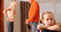 Stire din Social : La cine rămâne copilul după divorțul părinților