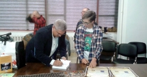 Stire din Cultură-Educație : La doar 11 ani, elevul  Alexandru Matei și-a lansat cartea