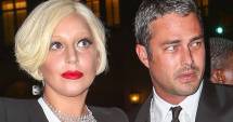 Stire din Monden : Lady Gaga se mărită: "Mi-a dat inima lui și am zis DA"