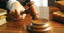 Stire din Eveniment : La închisoare, după ce a bătut un polițist