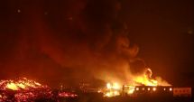 Stire din Actualitate : Lava vulcanică a determinat noi evacuări pe insula spaniolă La Palma