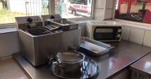 Stire din Social : Galerie foto. "La șnitzel" se redeschide după ce a fost închis de Protecția Consumatorilor
