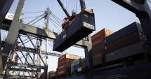Stire din Eveniment : La "vânătoare" de evazioniști, prin porturile maritime