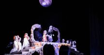 Stire din Cultură-Educație : "Lebedele", un spectacol magic la Teatrul "Căluțul de mare"