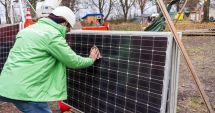 Stire din Economie : Legea prin care prosumatorii pot fi plătiți pentru energia livrată în rețea a fost votată