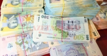 Stire din Economie : Leul pierde la euro, dar îngenunchează dolarul și francul elvețian