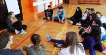 Stire din Cultură-Educație : Liceenii au luat lecții despre viața de voluntar