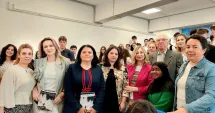 Stire din Cultură-Educație : Ediția aniversară a proiectului „Te invit să-mi cunoști orașul!” a reunit sute de elevi