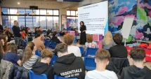 Stire din Cultură-Educație : Părinții de la „Traian”, în prima linie împotriva dependențelor la adolescenți