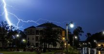 Stire din Actualitate : Doi turiști loviți de trăsnet nu au mai putut fi salvați