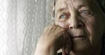 Stire din Social : Linie telefonică gratuită,  în sprijinul vârstnicilor