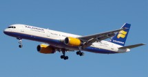 Stire din Actualitate : ATERIZARE DE URGENȚĂ, după ce avionul S-A DEZINTEGRAT ÎN AER