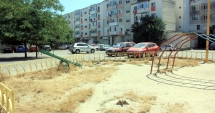 Stire din Social : Mizerii și ruginituri. Cât de periculoase sunt locurile de joacă pentru copii