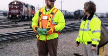 Stire din Economie : Locomotiva teleghidată cucerește transportul feroviar industrial