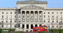 Stire din Actualitate : Londra și Dublinul vor coopera pentru a pune capăt vidului de putere din Irlanda de Nord