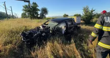 Stire din Eveniment : Tragedie la prima oră. Un șofer a murit după impactul devastator cu un tren