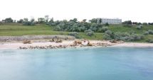 Stire din Social : GALERIE FOTO. Au început lucrările de stopare a eroziunii costiere, la Eforie