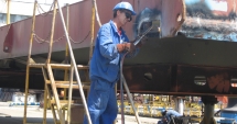 Stire din Economie : Lucrătorii calificați sunt vânați de firmele românești și străine