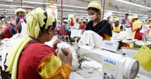 Stire din Economie : Lucrătorii cu salarii mici și femeile au fost cei mai afectați de criza sanitară