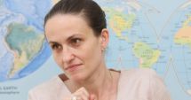 Stire din Actualitate : Ce a găsit Oana Țoiu la Externe. Ministrul s-a luat cu mâinile de cap