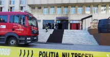 Stire din Eveniment : Mai mulți tineri au dat cu spray paralizant într-un oficiu poștal de la Casa de Cultură
