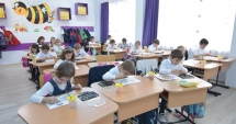 Stire din Cultură-Educație : Mai mulți bani pentru școli. Crește  costul standard  per elev