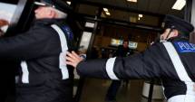 Stire din Eveniment : Prins pe aeroport cu droguri ascunse în ...dulciuri!