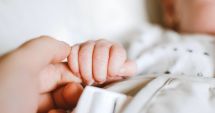 Stire din Actualitate : O tânără mămică a stabilit un record mondial după ce a născut 9 copii în același timp
