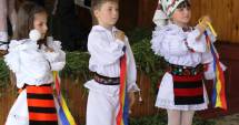 Stire din Cultură-Educație : Mici artiști din toate colțurile țării,  la "Mamaia Copiilor" - folclor