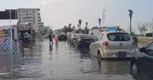 Stire din Eveniment : Noua "perlă" a litoralului, Mamaia Nord, inundată în urma ploii! Turişti disperaţi, pompierii constănțeni, solicitați să intervină!