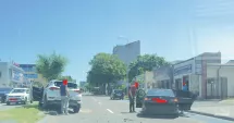 Stire din Eveniment : Impact între două mașini la intersecția Bulevardului Mamaia cu Ion Rațiu