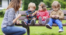 Stire din Social : Ce mămici vor primi indemnizații mai mici din octombrie