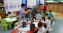 Stire din Politică-Administrație : Cadouri pentru copii, oferite de Primăria Mangalia
