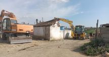 Stire din Politică-Administrație : Mai multe imobile construite ilegal au fost demolate, la Mangalia
