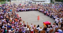 Stire din Cultură-Educație : "Maidanul este mai important decât școala și este încurajată nemunca și impostura!"