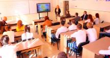 Stire din Cultură-Educație : Manualele pentru clasele a XI-a și a XII-a, decontate și anul următor