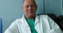 Stire din Eveniment : MEDICII prinși în timp ce luau șpagă, ARESTAȚI