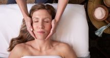Stire din Sănătate : Masajul facial contribuie la încetinirea procesului de îmbătrânire