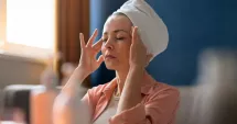 Stire din Sănătate : Masajul facial: ritualul simplu care îți schimbă tenul