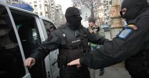 Stire din Eveniment : Percheziţii la persoane bănuite de săvârșirea infracțiunilor de tentativă la tâlhărie calificată, lovire sau alte violențe