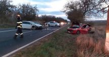Stire din Eveniment : UPDATE. Accident între două mașini la ieșire din Mangalia spre Neptun