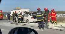 Stire din Eveniment : Un autoturism a luat foc pe podul de la Agigea. Intervin pompierii ISU Dobrogea