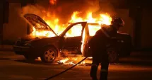 Stire din Eveniment : Provocările online fac victime. Minor de 15 ani, arestat preventiv pentru incendierea unei mașini