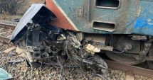 Stire din Eveniment : Patru persoane și-au pierdut viața, după ce maşina în care se aflau a fost lovită de tren