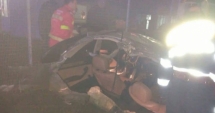 Stire din Actualitate : ACCIDENT MORTAL! UN OM ȘI-A PIERDUT VIAȚA, DUPĂ CE O MAȘINĂ S-A RUPT ÎN DOUĂ