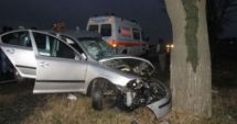 Stire din Eveniment : TRAGEDIE RUTIERĂ! Un militar a murit, iar trei au fost răniți, după ce mașina în care se aflau a lovit un copac