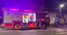 Stire din Eveniment : Incendiu la locomotiva unui tren cu motorină. Pompierii au intervenit de urgență