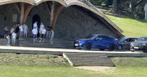 Stire din Eveniment : Gest revoltător. Și-au parcat autoturismele pe altarul unde s-a rugat Papa Francisc