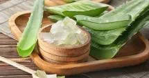 Stire din Sănătate : Răsfățați-vă pielea cu aloe vera și aflați cât timp să o lăsați să acționeze