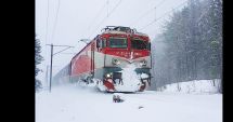 Stire din Social : Trenuri oprite din cauza fenomenelor meteorologice severe